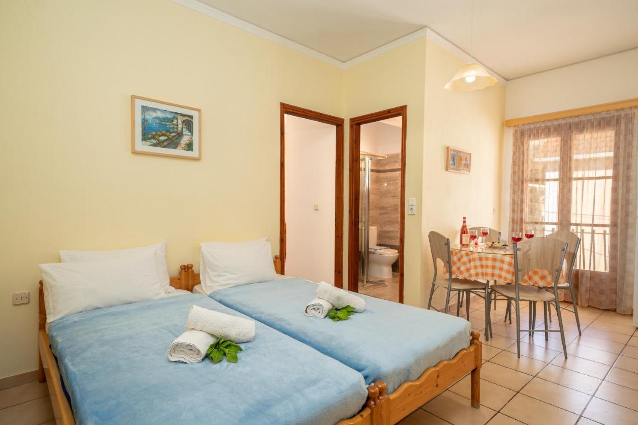 أيّا إفيميا Alexatos Studios & Apartments المظهر الخارجي الصورة