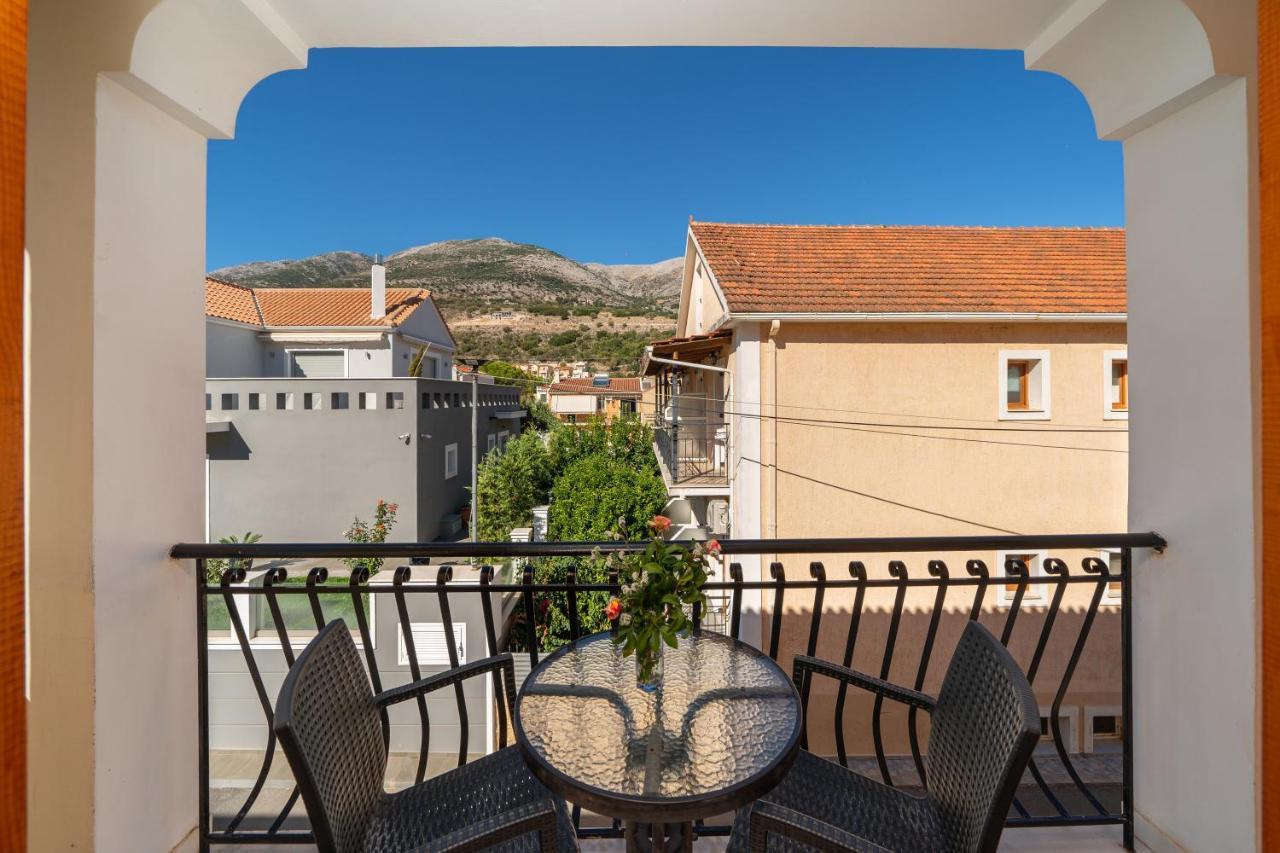 أيّا إفيميا Alexatos Studios & Apartments المظهر الخارجي الصورة