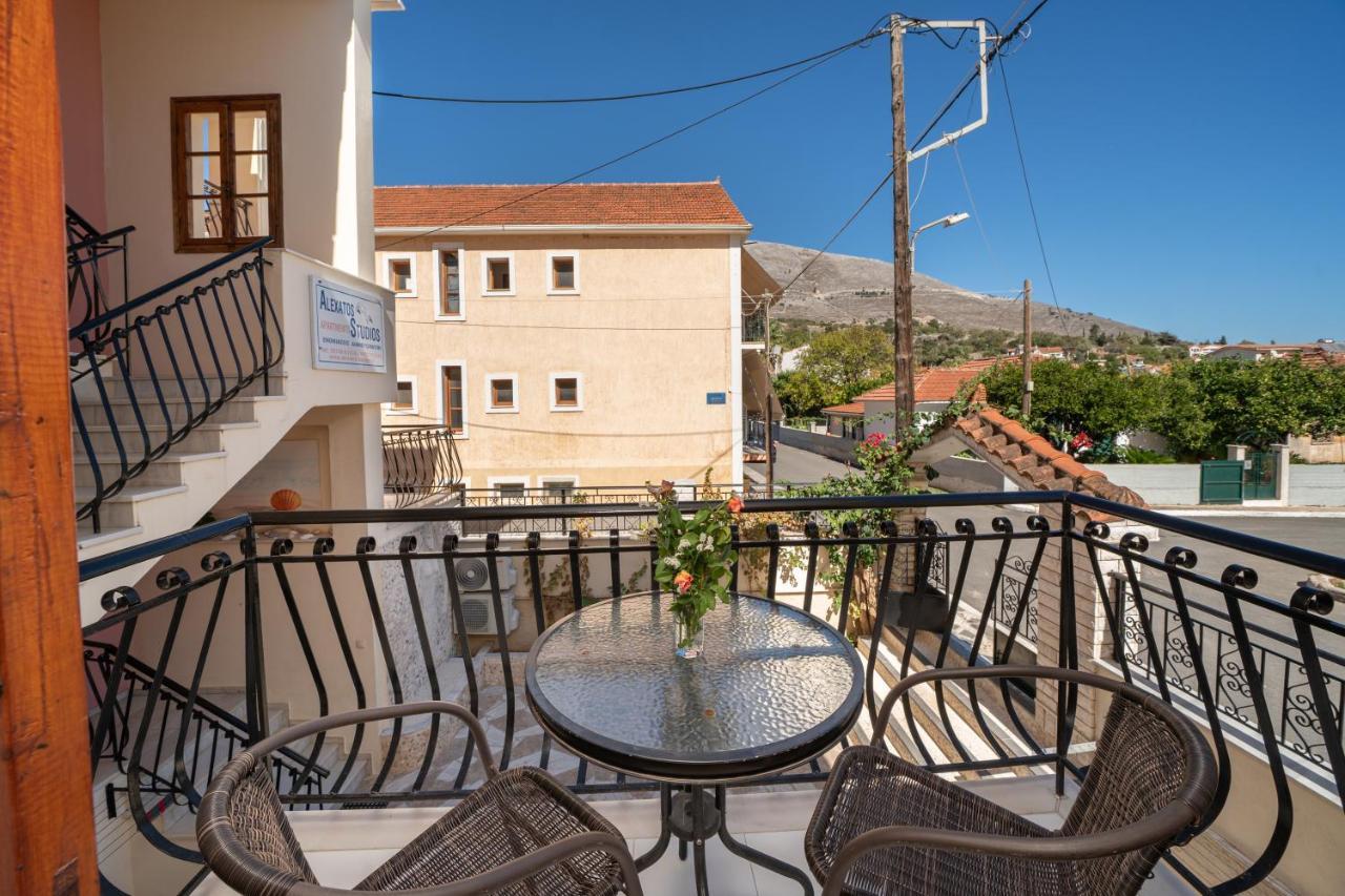 أيّا إفيميا Alexatos Studios & Apartments المظهر الخارجي الصورة