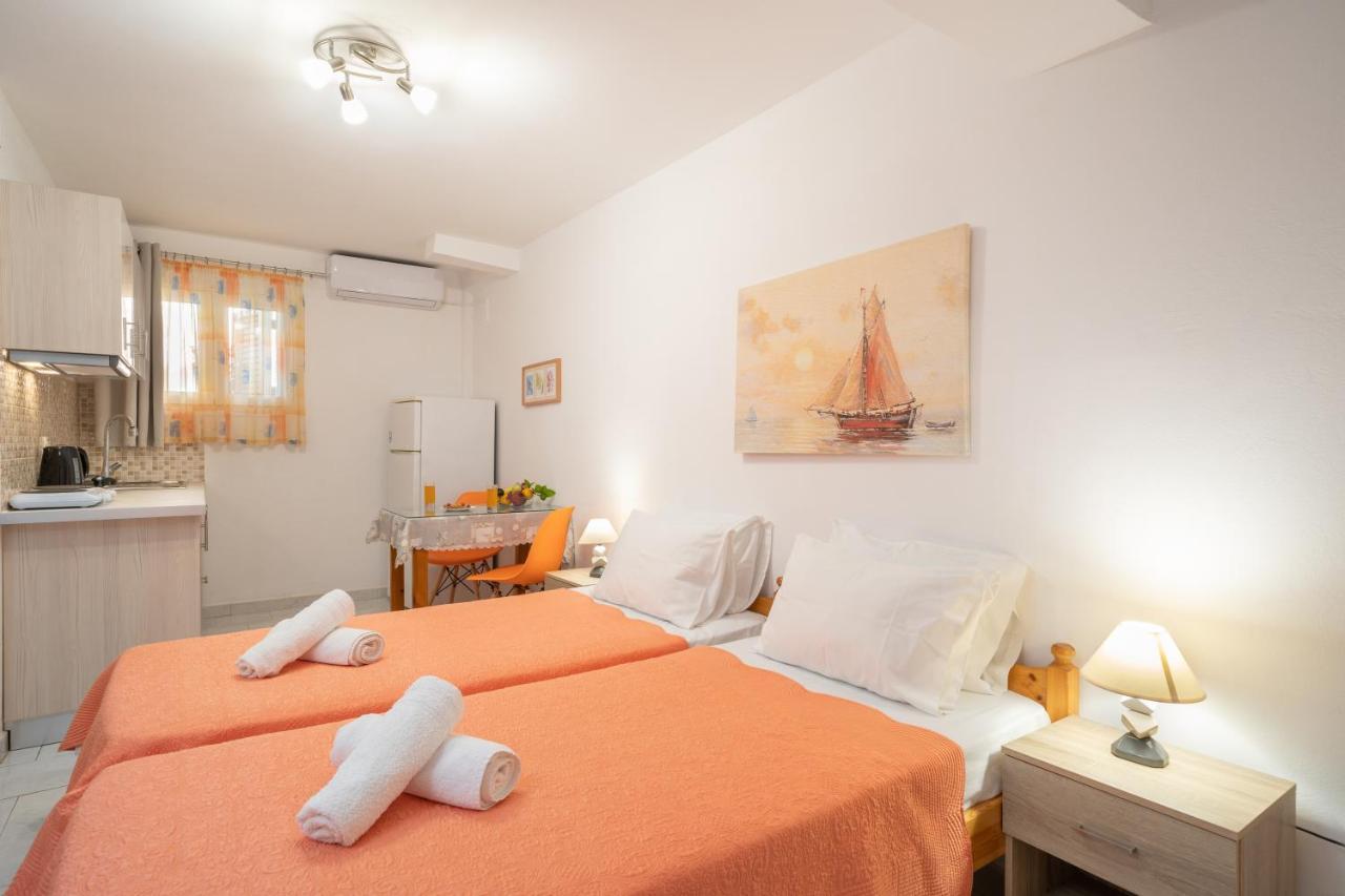 أيّا إفيميا Alexatos Studios & Apartments المظهر الخارجي الصورة