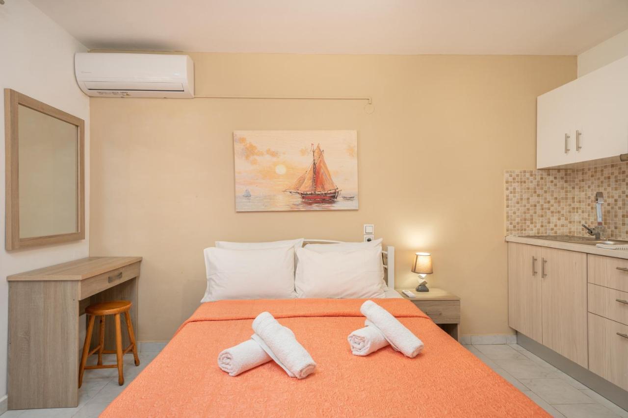 أيّا إفيميا Alexatos Studios & Apartments المظهر الخارجي الصورة