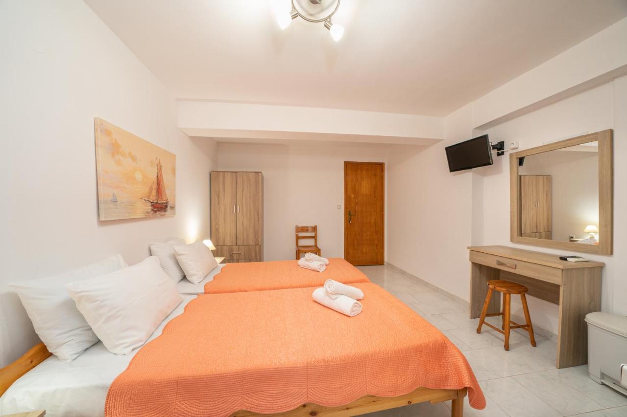 أيّا إفيميا Alexatos Studios & Apartments المظهر الخارجي الصورة