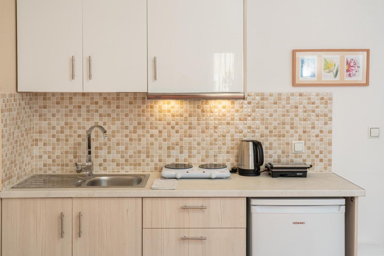 أيّا إفيميا Alexatos Studios & Apartments المظهر الخارجي الصورة